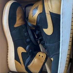 Gold/Black Air Jordan 1 Retro